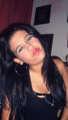  Nαo ligo que me olhem dα cαbeçα αos pés ..
     porque nuncα fαrαo minhα cαbeçα
   e nuncα chegαrαo αos meus pés!