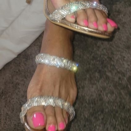 Pinkies Titties n Toes Hot Italian Milf /Scorpio ♏.Livn my. best life$$$ Dm me on OF at https://t.co/6TTzgdhh6X private fun .Tips cash app $pinkiestnt