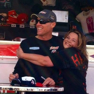 I ❤️Nascar ! Harvick #4 is my HAPPY ! Falcons ! Braves ! GA Dawg ! Life is not always Beautiful but it is a Beautiful Ride ! Enjoy the moment !