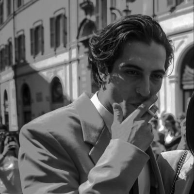 lemonskin_'s profile picture. “you’re listening to chosen”