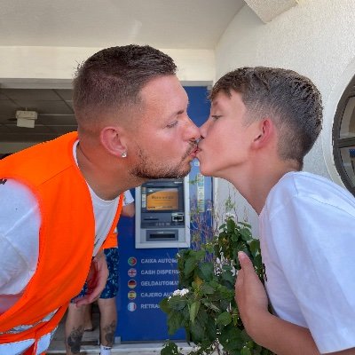 ricfurness's profile picture. 