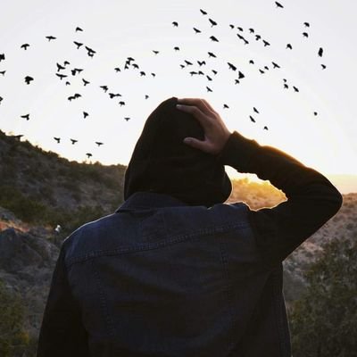 issa_n4's profile picture. قمة الظلم في حق ذاتك، أن تعيش في إرضاء من هم حولك؛ ليعيشوا هم على كسر كل ما هو جميل فيك ..