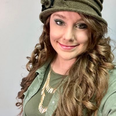 ThomasMelissaWx's profile picture. Meteorologist and High School Teacher in Bay County, Florida. 👩🏻‍🏫👩🏻‍💻 ⛈🌞In love with my sweetheart and our fur babes. 🥰👨🏻‍🚒🏠🐶😻