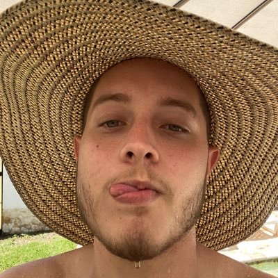 h3yw4_ouyi's profile picture. Dices que el rap es poesía? me importa un pito.   Puedo pasar de Shakespeare a Chespirito