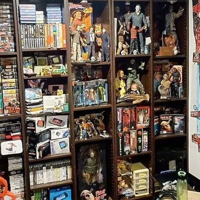 A retro game collector..
Horror collector
Mortal Kombat kollector
WWE/WWF/ECW/WCW/AEW collector
Arcade 1 up collector
NBA collector
VHS / Laserdisc collector