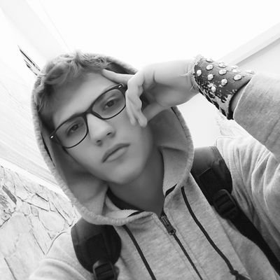 Tanatoslucifer's profile picture. 