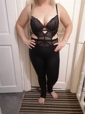 Sexy female swinger, love a good MFM. Worn panties and Feet pics are available. DMs are open if your purchasing. Dick rating available.
£Yorkshirepair321