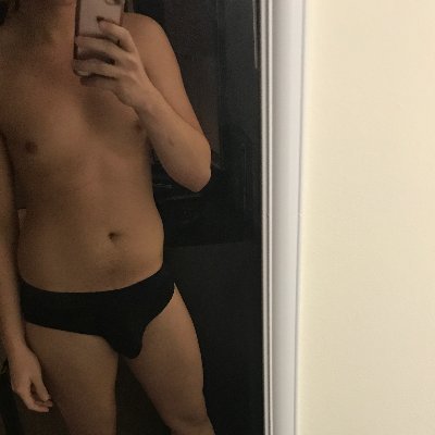 N0tYourBoyToy's profile picture. Prob busy with your dad

I love a good papi 👅