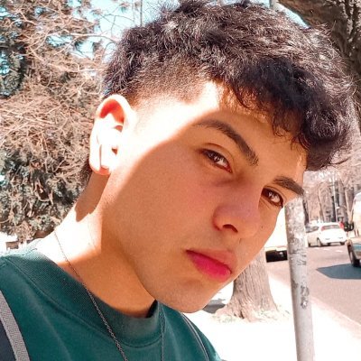 LauTa_qs's profile picture. 