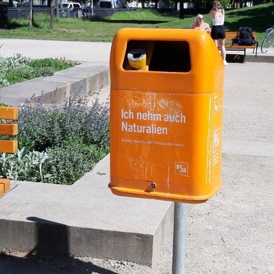 Interesse für Interessantes. Kunst willkommen, Pöbelei nicht.