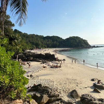 SamiaSncf's profile picture. Agent commercial SNCF en gare de La Défense, Mes tweets n’engagent que moi.