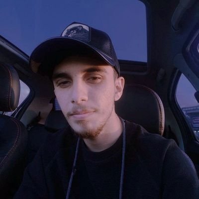 1yzdn's profile picture. هیچ