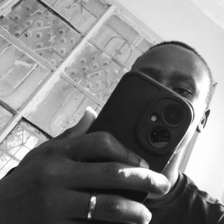 Mwanjesimon596's profile picture. Upcoming Politician 
Supporting Arsenal//@YouthAgendaLeader vihiga county// polygamer