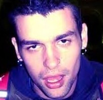 EstebanDespreza's profile picture. Twitter de frases de humor (muito ruim). Não somos um Fã Clube. Donas: @yasfonseca e @tavaringa