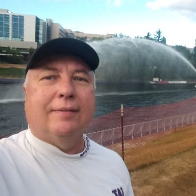 PaulPauldav012's profile picture. 
