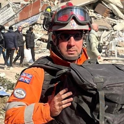 Watch Manager-B- Red Watch @Rushmoor02, CM/Team Leader HUA7 @HantsIOW_USAR & @UK_ISAR_TEAM.founding member of @SPEAR_SAR, part-time @sgirescue