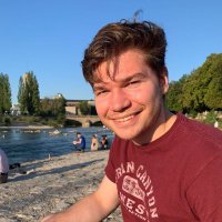 Alex (@avrecum) 's Twitter Profile