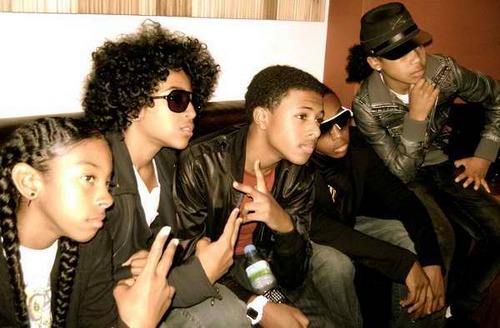 #TeamMindless #JetSetters #TeamTwist #Believer