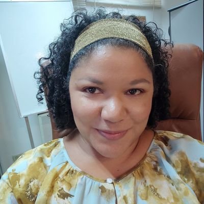 erikita555's profile picture. Copywriting y Locutora profesional. Amante del buen cine, la lectura y las enseñanzas espirituales que me hagan un mejor ser humano.🌠