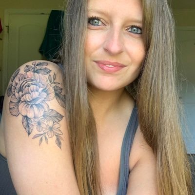 katielakee's profile picture. 🏥☀️👩🏼🦒🐾🌻💍________________________ AORN BSN 2022💉🩺🩸🩹