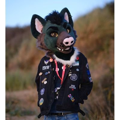 24 // Pansexual // Yeen // @GoFurItstudios Suiter // 🔞Can Be NSFW // AD: @ThatNaughtyHusk // pfp: @BrandyTheWuff // Better half of @TaylorSabre💜