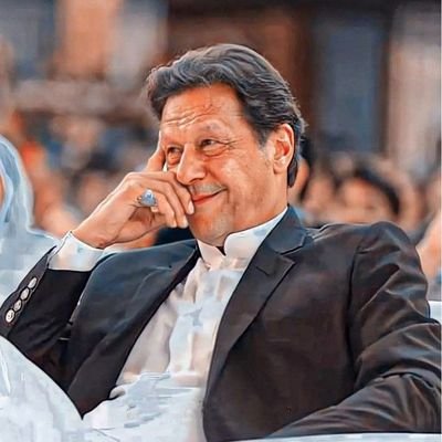 #SupporterOfKhan |
#ProudToBeAMuslim | @ImranKhanPti 

_سورۃ الناس کے ہالے میں کھڑی ہوں گُم سم میری چاروں جانب شور مچاتے شر ہیں❤️