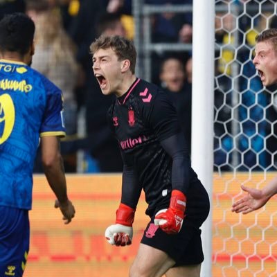 AlpDennis's profile picture. Elsker Brøndby og dårlig humor