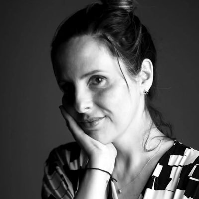 Escritora, roteirista de cinema e tv, colunista da Folha de SP. Contato @agenciaoraio