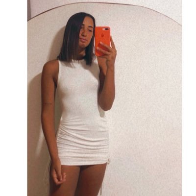 Fernandezzoe5's profile picture. 