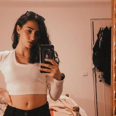 ana_branco99_'s profile picture. E é nos meus dias bons, que gostava de te falar
Para veres onde eu estou,
Onde eu consegui chegar,

É verdade, morro de saudade (...)