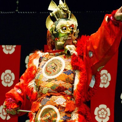 東京・葛飾「小松の里」鎮座。
神田お玉が池の稲荷神社が安政二年の大震災で焼失し、明治四年にご分社のあった当地に遷座致しました。雅楽の生演奏の中、各種御祈願申し上げます。
「古事記をよむ」など古代日本、神々の姿を紐解く教養講座も毎月行っております。どうぞお参り下さい。