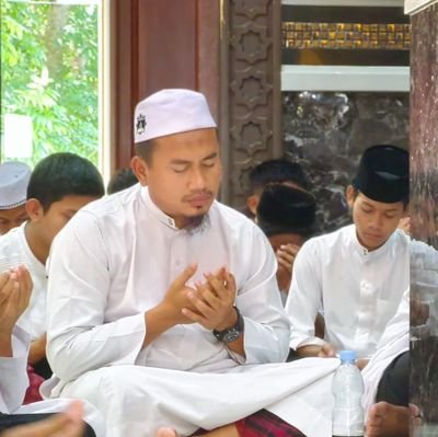 - Ketua Yayasan Darul Ma'rifah Hidayatullah Sibolga- Tapteng 
- Ketua Pusat Pendidikan Anak Sholeh Yatim&Dhuafa
#BangunSekolahYatim
@PeduliYatim3