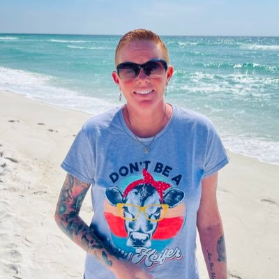 LesliLee75's profile picture. Just lil ol me wandering this planet 💫🪬