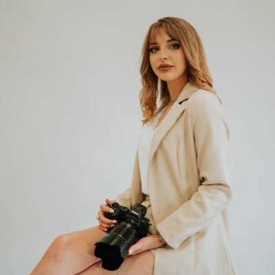 Howdy Hey its Destanie! •Portrait Photographer📸 •West Texas Based but Im always ready to travel! •Hit the link for info and inquiries | owner @DestanieFrancoo