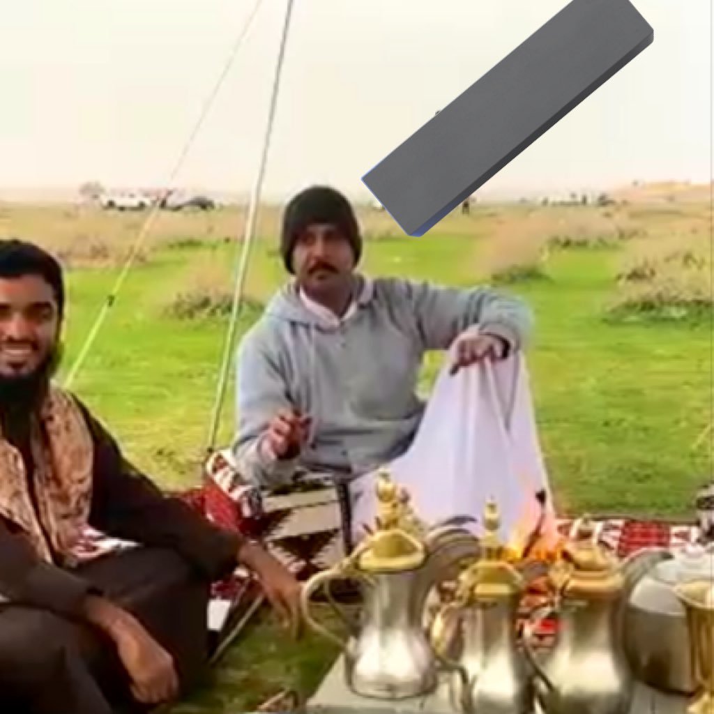 متذوق للشعر واحياناً اعبر عن مشاعري بقلمي و ذوقي غير مرتبط بذوق احد اتشرف بالجميع