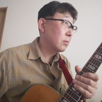 週末は、好きなアコギで弾き語ってる50代男です🎸🎤 モチベ維持のため、時々 ここXやYou Tubeに動画を投稿してます🙂 　２年前からオリジナル曲にチャレンジしてます🔰　まだまだ未熟な域だけど、もっといいものができるように これからも曲作り挑戦していきたい😤✨