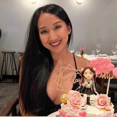 🤖 Python & JavaScript 💃 Passionate dancer 🧠 Psychology nerd