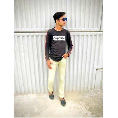 खुद का मुकाबला किसी से ना करो..... आप जैसे भी हो बेहतरीन 😇 हो.... ♥️