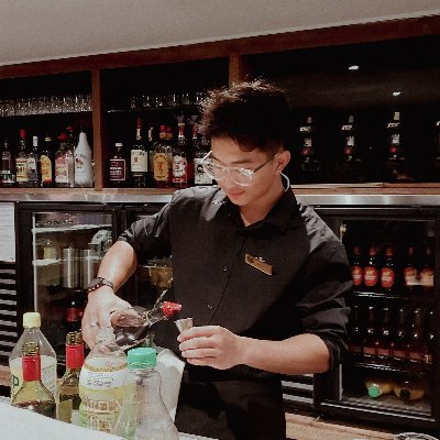 HalfaboutThien's profile picture. Deakin student