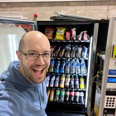 Learning the vending business one mistake at a time. 
🎯 Vend the mortgage
🇬🇧 Here in the UK
https://t.co/57uG7wlZWM

Photo by @victorianoi