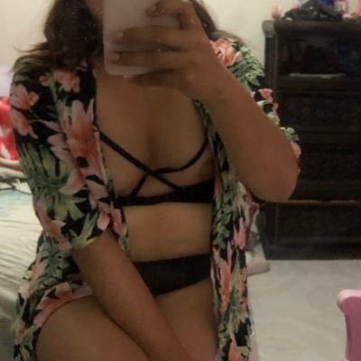 Hotwife scort. 💲😈
Está es mi cuenta individual.
https://t.co/tWbmwIGbhu