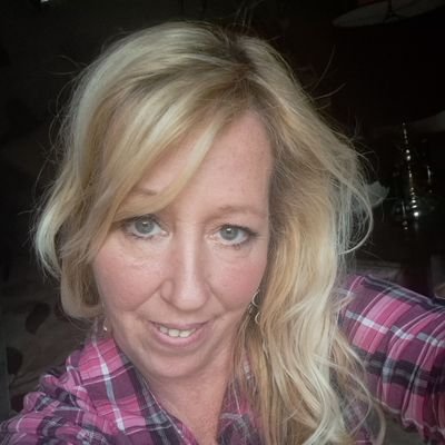 Karen14132447's profile picture. 