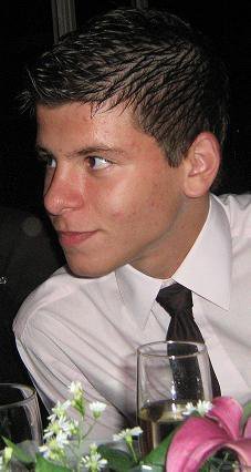 Peedrogas's profile picture. É hora de estudar, de se formar,
de um dia seus objetivos alcançar. 
Com humildade, honestidade, 
quer saber irmão, bota pra quebrar !    ♪ ♫