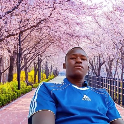 raymond_mo24424's profile picture. simply