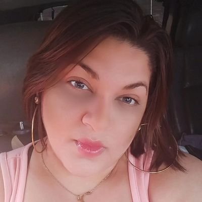 Tecnología, Abogado Mercantil, Civil y de Proteccion. Manicurista en mis tiempos libres, tecnicas acrilicas, polygel entre otras. Pasion el Baile