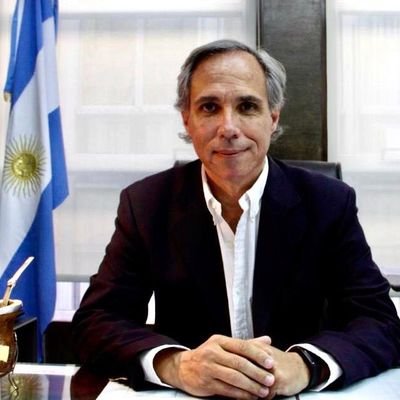 Platense orgulloso de mi ciudad. Constructor de consensos y militante de la vida #CreoEnArgentina.❤️🇦🇷