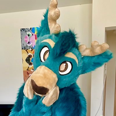 Nub-tailed dummy: blue edition! • 23 • He/They • Kinda a nerd • Into motorcycles 🏍️ • @HeadsAndTailsAZ Suiter