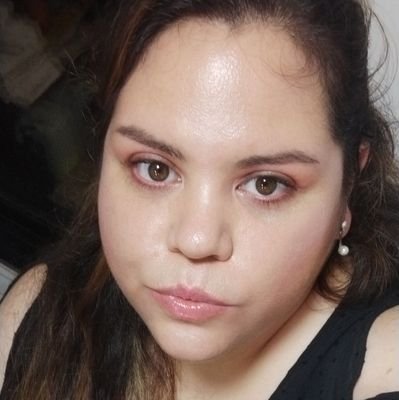 Ceci_uru's profile picture. love + music + cine = happiness