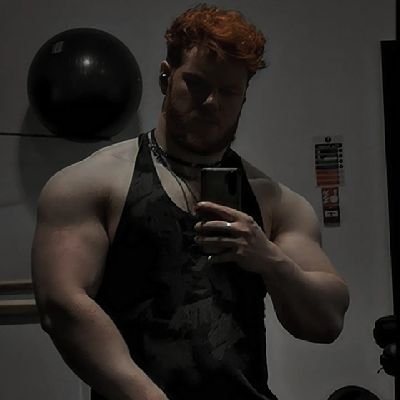 just a strong ginger boy 💪 this is my Spicy page 🔥🔞