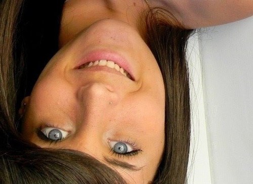 Então depende de você, e depende de mim. Mas nos encontraremos no meio, no nosso caminho de volta com os pés no chão.  - JustinBieber
